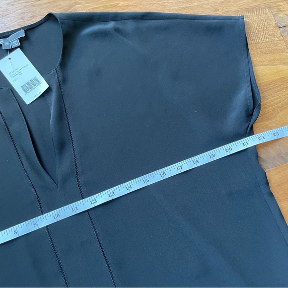 Vince V-neck Split Neck Cap Sleeve 100% Silk Black Minimalist Neutral Blouse Top - Picture 9 of 11